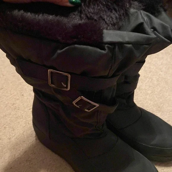 Snow Boots Size 10 💗 - Picture 4 of 7